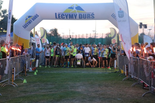 Przed nami 2. PKO Piekarski Półmaraton. Miasto stanie się nocną stolicą biegów