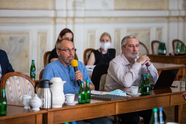Jacek Zachara (z lewej) i Paweł Głuszyński argumentowali, że budowa spalarni odpadów w Bielsku-Białej to zły pomysł