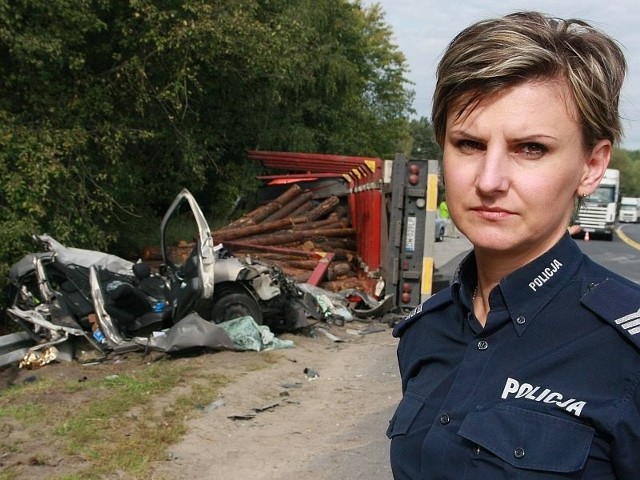 - Kierowca tej osobówki miał wyjątkowe szczęście. Niestety, wiele kraks ma tragiczne następstwa - ostrzega sierż. sztab. Justyna Łętowska z międzyrzeckiej policji.