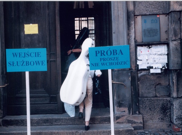 Wratislavia Cantans w edycjach z początku lat 2000. Zobacz kulisy organizacji festiwalu 20 lat temu.