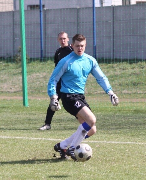 Bramkarz Leśnicy Jarosław Oleśniewicz w pierwszej połowie skapitulował trzy razy.