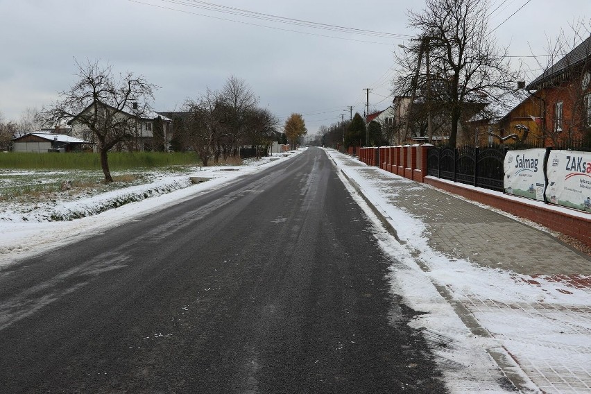 Otwarto uroczyście drogi powiatowe w gminie Moskorzew i w gminie Włoszczowa. Zobaczcie zdjęcia
