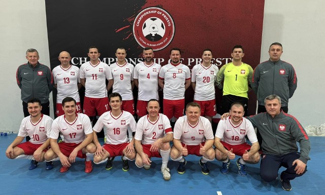 Reprezentacja Polski Księży w rzutach karnych pokonała w ćwierćfinale Portugalię i jest już w półfinale tej imprezy.