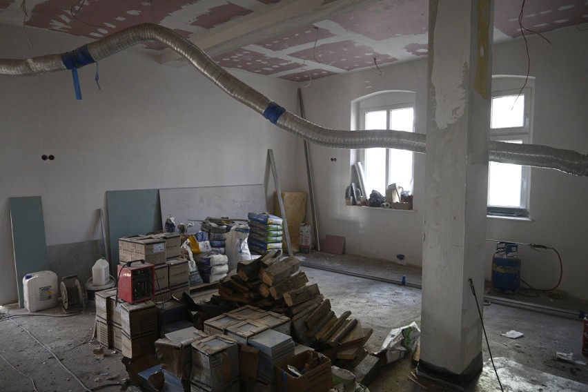 Remont budynku po byłym przedszkolu w Nowem, gdzie od lipca...