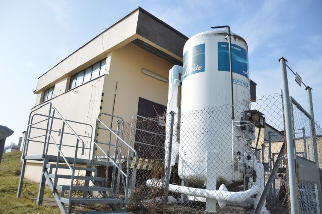 Zbiornik na tlen przy szpitalu powiatowym w Bochni ma pojemność 3 ton, niebawem ma zostać zamontowany dodatkowy zbiornik o pojemności 11 ton