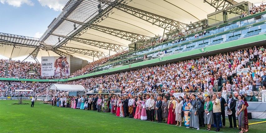 Świadkowie Jehowy podczas kongresu w Warszawie w 2019 roku.