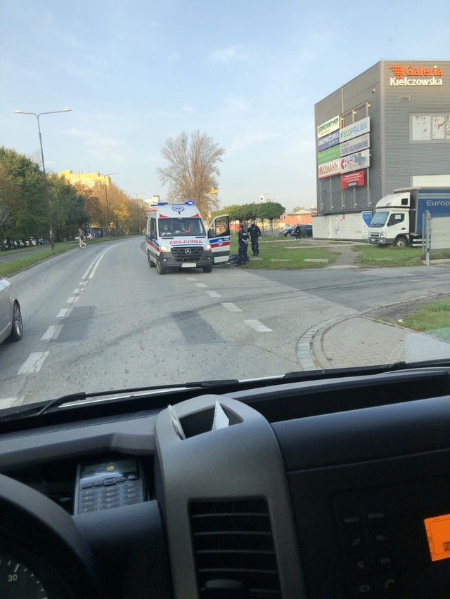 Starszy mężczyzna zmarł w pobliżu galerii handlowej przy ul....