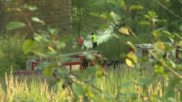 Policja wciąż szuka dziecka, które wczoraj późnym wieczorem pod opieką matki kąpało się w Warcie. Troje dzieci utonęło, jedna dziewczynka przeżyła.