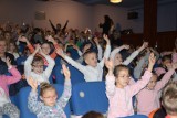 Akcja "Pierwszaki - zdrowo i bezpiecznie do szkoły 2019" w Busku-Zdroju. Super zabawa z Jeżem Edkiem i Koziołkiem Matołkiem (ZDJĘCIA)