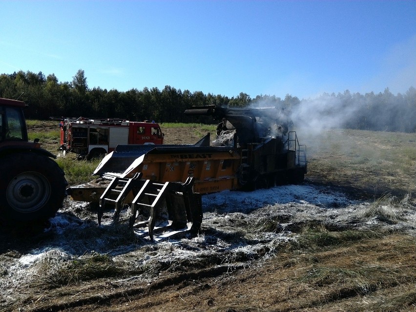 Pod Szczecinkiem spaliła się maszyna do obróbki drewna (zdjęcia)