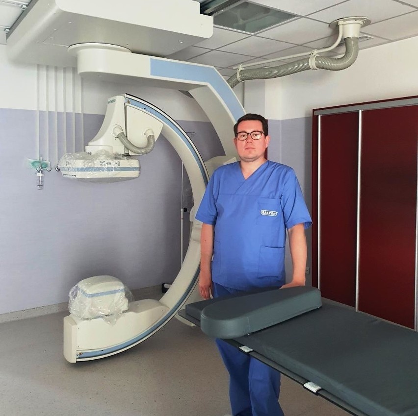 Tomasz Dobrzycki jest specjalistą radiologii i diagnostyki...
