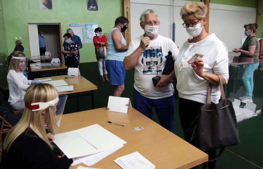 Od rana grudziądzanie wybierają przyszłego Prezydenta RP. Po...