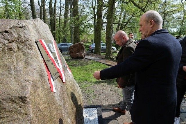 Odsłonięcie pomnika wołyńskiego w Szczecinku.