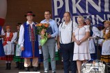 "Rodzina w samym centrum, w sercu polityki państwa" - mówił premier Morawiecki w Stężycy. ZDJĘCIA, WIDEO