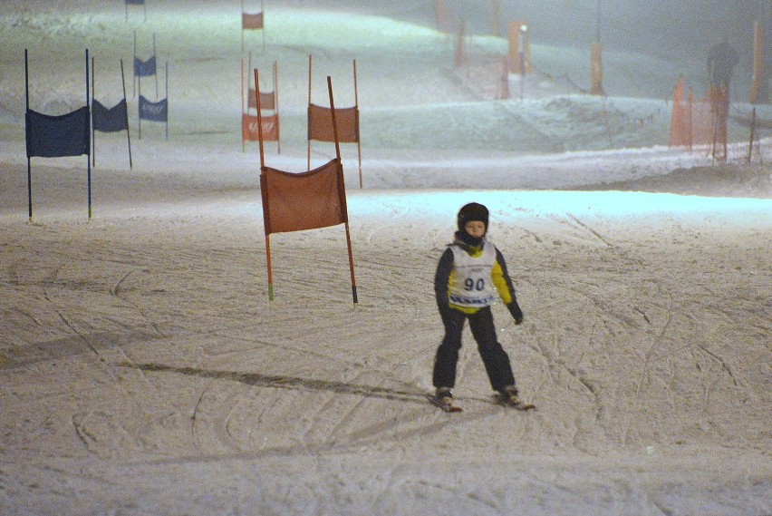 Zawody narciarsko-snowboardowe na Stadionie w Kielcach. Rywalizowały dzieci i dorośli 