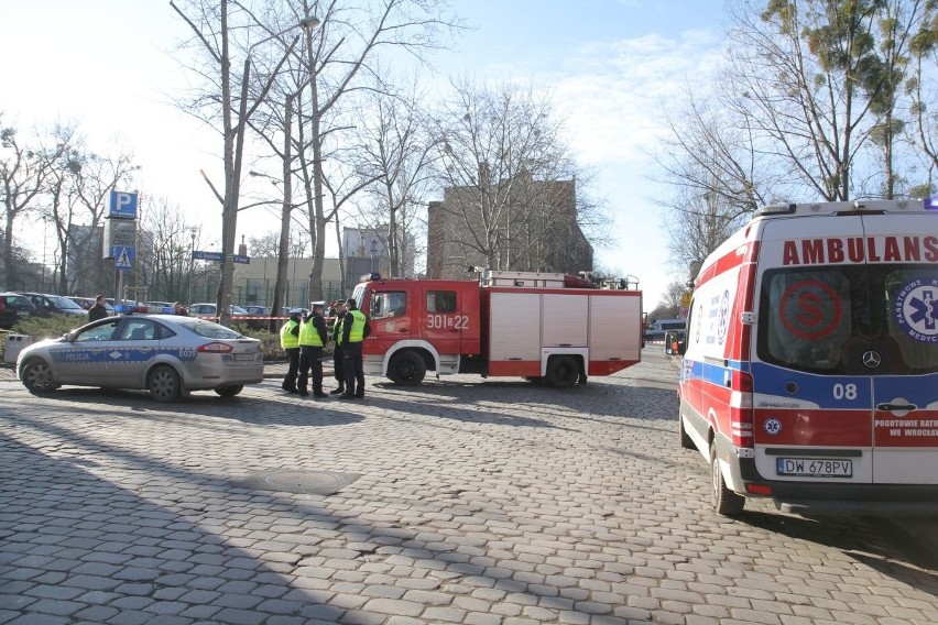 Alarm bombowy przy Tęczowej. Ewakuacja i zamknięta ulica