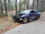 Wypadek na drodze do Rososzy. Kierowca wypadł z pojazdu, 22.11.2020