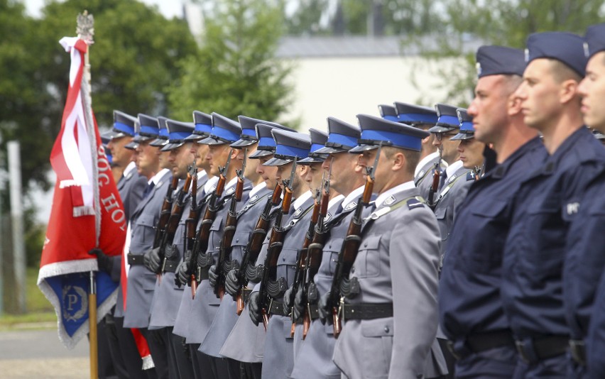 Uroczyste ślubowanie nowo przyjętych policjantów w siedzibie Oddziału Prewencji Policji w Zaczerniu