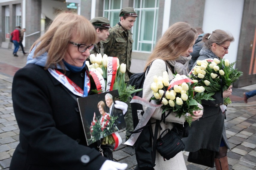 6. rocznica katastrofy smoleńskiej. Obchody na pl. Wolności...