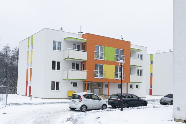 Nowe budynki mieszkalne w Zabrzu - lokatorzy odebrali klucze do mieszkań. Zobacz kolejne zdjęcia. Przesuwaj zdjęcia w prawo - naciśnij strzałkę lub przycisk NASTĘPNE