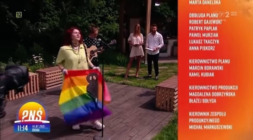 "Pytanie na śniadanie". Szok na antenie TVP! Słowacka wokalistka Karin Ann wyciągnęła tęczowa flagę i zadedykowała piosenkę osobom LGBT!