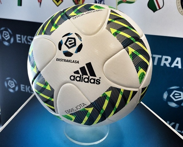 Adidas Errejota nie wytrzymała ciśnienia podczas meczu Zagłębie - Legia