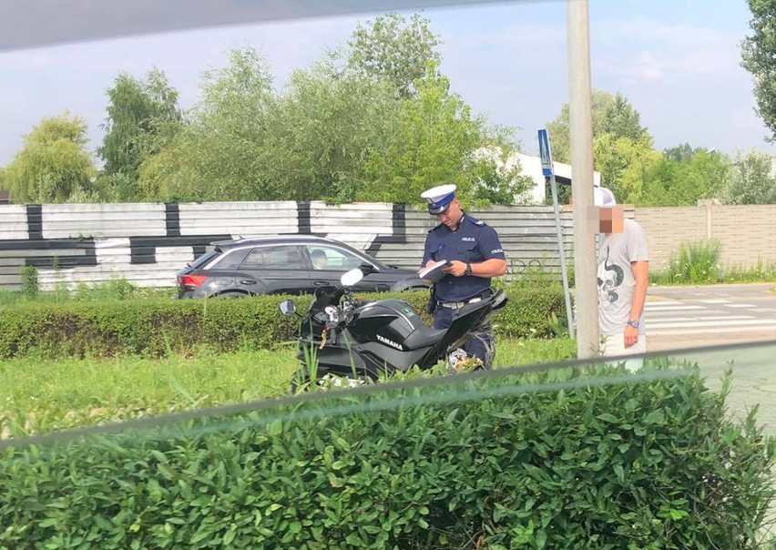 Wypadek motocyklisty na Żmigrodzkiej. Przed miejscem wypadku...