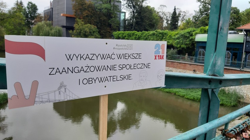 Instalacja na Moście Groszowym w Opolu z okazji 40 rocznicy...