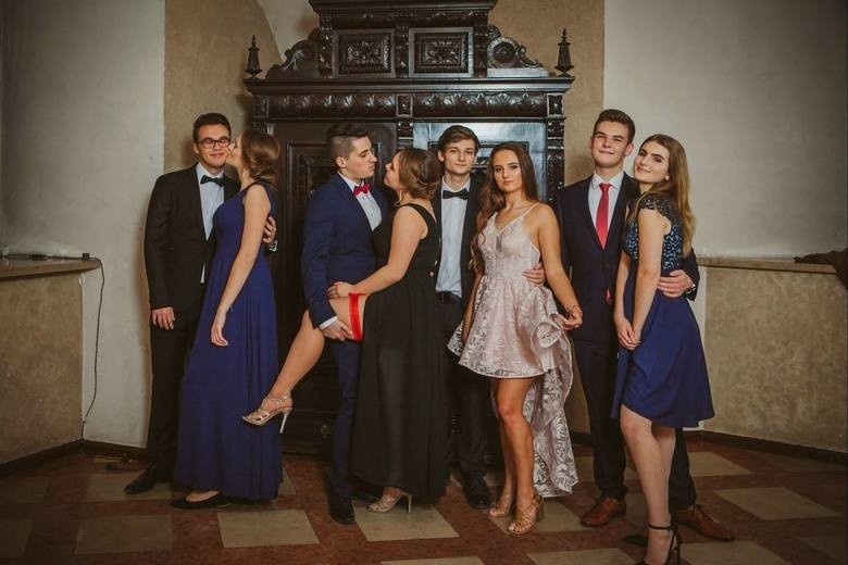 Najpiękniejsze pary na studniówkach 2019 w Małopolsce [ZDJĘCIA]