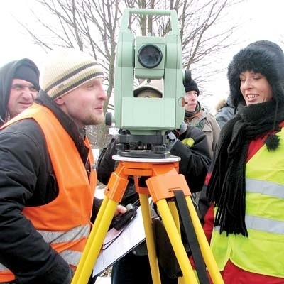 Geodetów nie dotyczy zamieszanie związane z kontrolą CBA w białostockim oddziale GDKiA. Pod ochrona policji wykonują swoje obowiązki