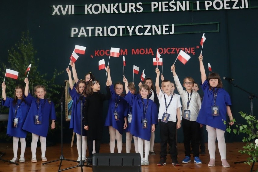 Konkursu Poezji i Pieśni Patriotycznej w Gowarczowie. Młodzi, zdolni i kochający ojczyznę ponownie wystąpili w Gowarczowie [ZDJECIA]