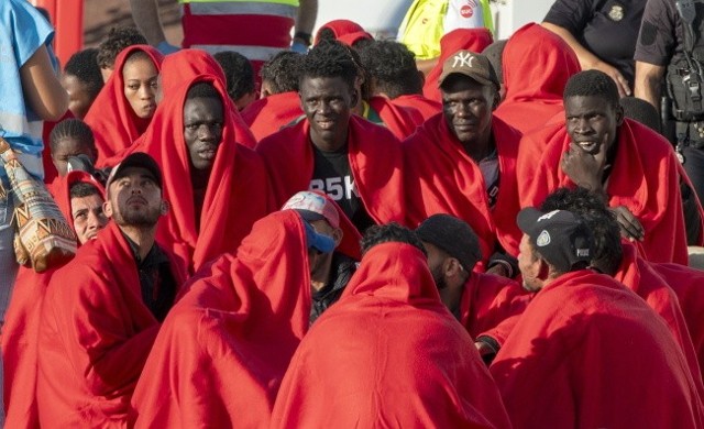Od stycznia do połowy października na Wyspy Kanaryjskie dotarło nielegalnie z Afryki 22,2 tys. migrantów, o prawie 30 proc. więcej niż w takim samym okresie w 2022 r.