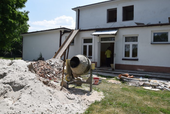 Ruszyła budowa mieszkań socjalnych w Gackach w gminie Szydłów