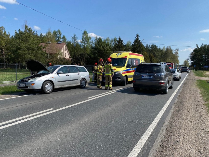 Wypadek w Antoniach. Na DK 53 zderzyły się dwa samochody osobowe. 2.05.2022 Zdjęcia