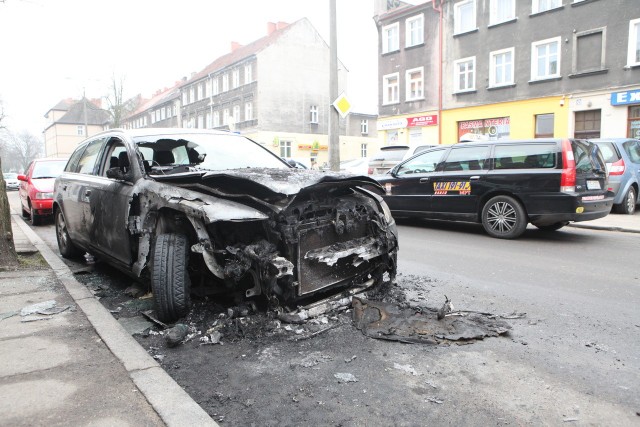 Spalone audi A6 w SłupskuSpalone audi A6 w Słupsku