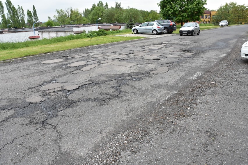 Tak wyglądała ulica Gwiezdna przed załataniem dziur w 2019....