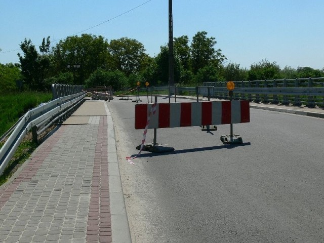 Ruch jednostronny nadal obowiązuje na moście, na rzece Babulówce, w Baranowie Sandomierskim.