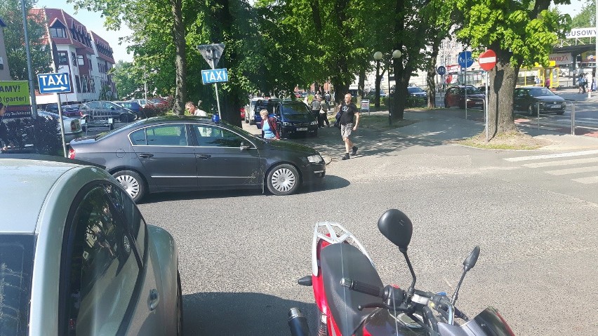 Alarm bombowy na dworcu PKP w Słupsku odwołany (zdjęcia)