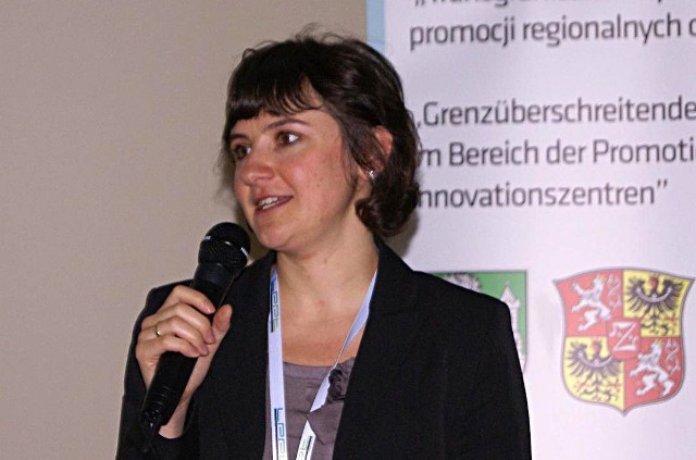 Gloria Heymann, naczelnik Wydziału Promocji i Marketingu Miejskiego Zittau do Nowego Kisielina przyjechała z referatem ,,Zittau - centrum w trójkącie Niemcy-Polska-Czechy"