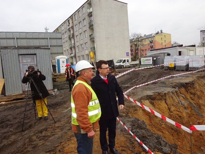 Bloki na ulicy Kopernika w Ostrowcu będą gotowe za rok