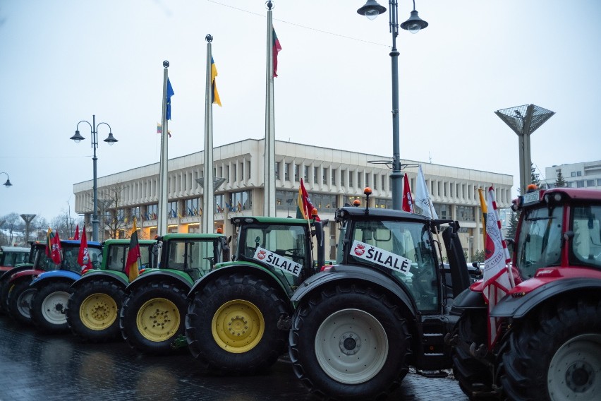 Protest rolników w Wilnie przeciw polityce UE. Stolica Litwy utknęła w korkach - ZDJĘCIA