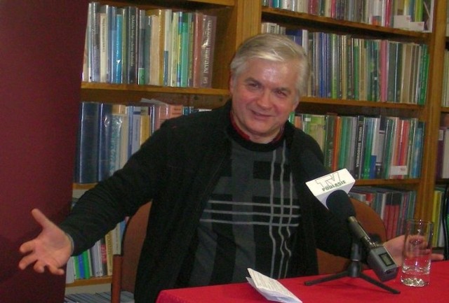 Włodzimierz Cimoszewicz promował książkę "Nieoficjalnie"