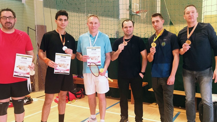 Ostrołęka. Sukcesy badmintonistów z Ostrołęki w Ostrowskim Turnieju Badmintona. 22.02.2020 [ZDJĘCIA]