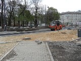 Przebudowa centrum Katowic: wokół pl. Wolności budowlańcy wylali warstwę nowej drogi [ZDJĘCIA]