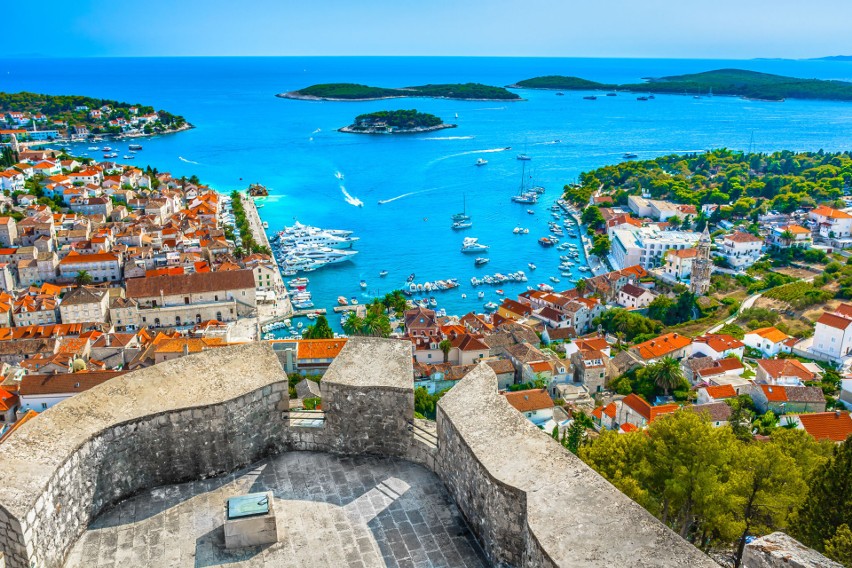 Jest to jedna z najpopularniejszych wysp w Chorwacji, którą...
