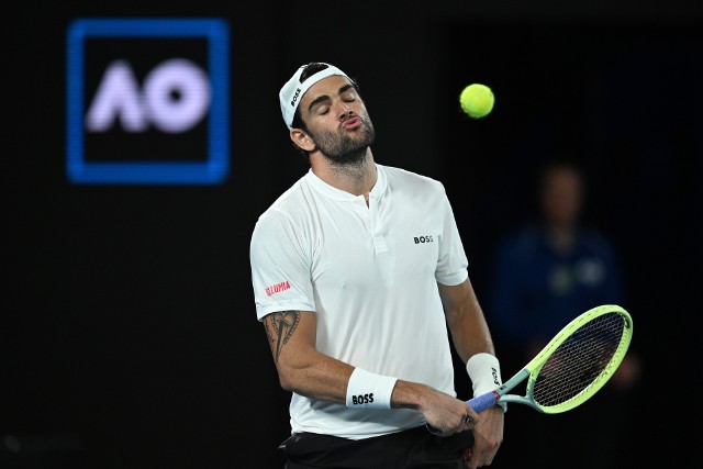 Matteo Berrettini po kapitalnej pięciosetowej batalii musiał uznać wyższość Brytyjczyka Andy'ego Murraya. Nie powtórzy zatem swojego ubiegłorocznego osiągnięcia w Australian Open, kiedy dotarł aż do półfinału