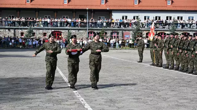 Przysięga żołnierzy dobrowolnej zasadniczej służby wojskowej w CSMW w Ustce