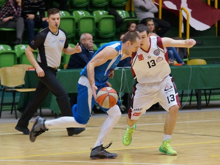 Domino Inowrocław-AKM Włocławek 81:74