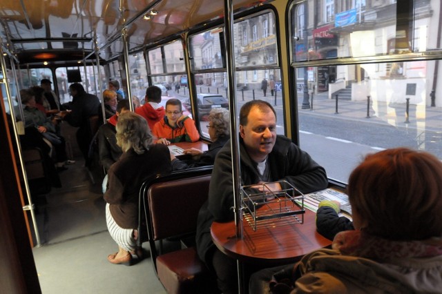 Spotkanie w popularnym trolejbusie Ziutek w czasie Tygodnia Zrównoważonego Transportu.