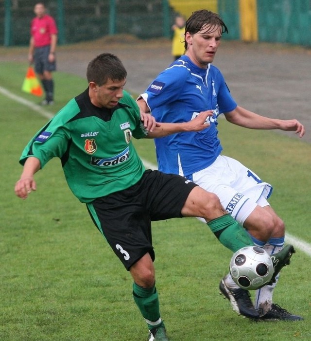 Młody piłkarz Stali Stalowa Wola Piotr Gilar (w zielonej koszulce) powołany został do reprezentacji Polski U-18.